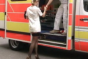 人妖黄网站 Porn